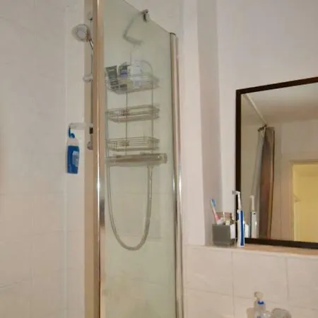 1 Bedroom Near Stokes Croft شقة