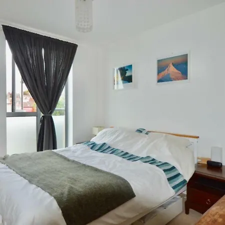 1 Bedroom Near Stokes Croft شقة